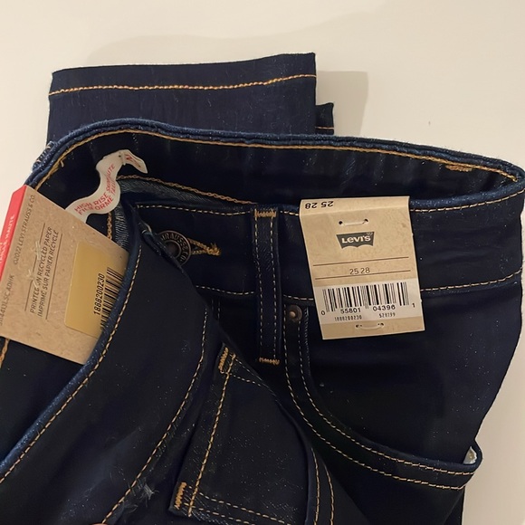 Levi’s High Rise Skinny Jeans - Picture 2 of 3